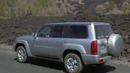 Nissan Patrol 2005 - lewy bok