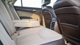 Hyundai Genesis 3.8 HTRAC vs. Lancia Thema 3.6 AWD - nie tylko Niemcy