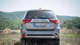 Mitsubishi Outlander PHEV (MY16) - dialog z klientem
