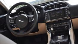 Jaguar XE 2.0d Prestige - Rademenes