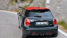 Mini John Cooper Works 2015 - widok z tyłu