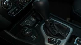 Jeep Cherokee V 2.0 MJD 170KM - galeria redakcyjna - pokrętło do sterowania trybami jazdy