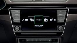 Skoda Superb III Combi (2015) - ekran systemu multimedialnego