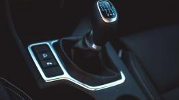 Kia Sportage (2016) - galeria redakcyjna - dźwignia zmiany biegów