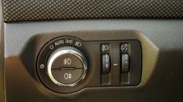 Chevrolet Cruze Hatchback 5d 1.8 16V DOHC 141KM - galeria redakcyjna - inny element panelu przednieg