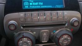 Chevrolet Camaro V Coupe 6.2L V8 405KM - galeria redakcyjna - konsola środkowa