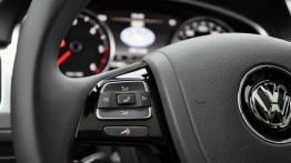 Volkswagen Touareg II SUV 4.2 V8 TDI 340KM - galeria redakcyjna - sterowanie w kierownicy