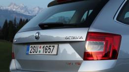 Skoda Octavia III Kombi 4x4 TSI (2013) - tył - inne ujęcie