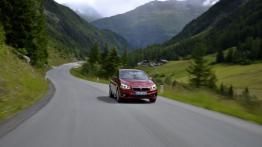 BMW 218d Active Tourer (2014) - widok z przodu