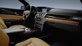 Mercedes Klasa E W212 - pełny panel przedni