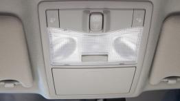 Toyota Avalon 2010 - obszar nad lusterkiem wstecznym