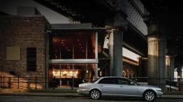 Jaguar XJ - prawy bok