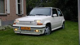 Renault 5 - widok z przodu