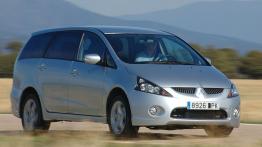 Mitsubishi Grandis - prawy bok