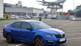 2400 km Skodą Octavia RS. W czym jest lepsza niż Jumbo-Jet?