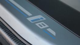 BMW i8 362KM - galeria redakcyjna (2) - listwa progowa