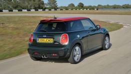 Mini John Cooper Works 2015 - widok z tyłu