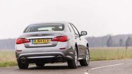 Infiniti Q70 Facelifting Hybrid (2015) - widok z tyłu