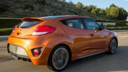 Hyundai Veloster Turbo 2016 - widok z tyłu