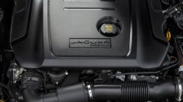 Jaguar XE 2.0d Ammonite Grey (2015) - silnik