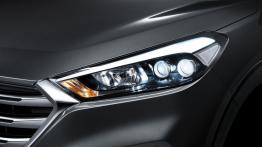 Hyundai Tucson III (2016) - wersja amerykańska - lewy przedni reflektor - włączony