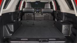 Toyota 4Runner V Facelifting (2014) - tylna kanapa złożona, widok z bagażnika