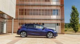 Nissan Pulsar (2014) - prawy bok