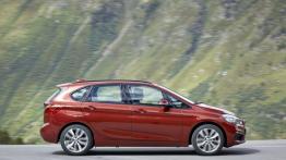BMW 218d Active Tourer (2014) - prawy bok