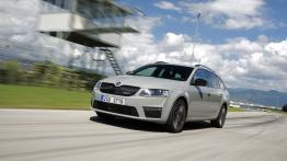 Skoda Octavia III RS Kombi 2.0 TDI (2013) - widok z przodu