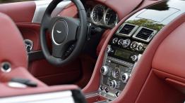 Aston Martin DB9 Facelifting Volante - kokpit