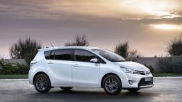 Toyota Verso Facelifting - prawy bok