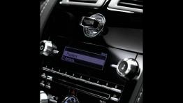 Aston Martin DBS 2008 - przycisk do uruchamiania silnika