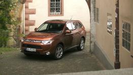 Mitsubishi Outlander III - widok z przodu