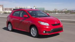 Toyota Matrix 2011 - przód - reflektory wyłączone