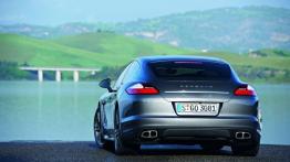Porsche Panamera Turbo S - widok z tyłu