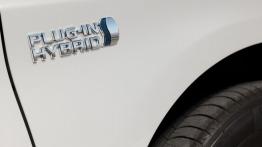 Toyota Prius Plug-in Hybrid - emblemat boczny