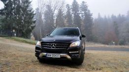 Nowy Mercedes ML350 - pierwsza jazda z dreszczykiem (film)