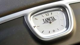 Hyundai Genesis 3.8 HTRAC vs. Lancia Thema 3.6 AWD - nie tylko Niemcy