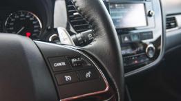 Mitsubishi Outlander 2.0 4WD CVT - galeria redakcyjna - sterowanie w kierownicy