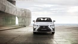 Lexus ES F Sport (2018) - widok z przodu