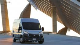Fiat Ducato III Facelifting Furgon (2014) - widok z przodu