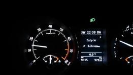 Skoda Superb II Kombi Facelifting 1.8 TSI 160KM - galeria redakcyjna - zestaw wskaźników