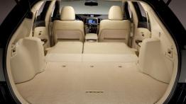 Toyota Venza Facelifting - tylna kanapa złożona, widok z bagażnika