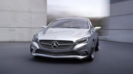 Mercedes klasa A Concept - przód - reflektory włączone