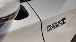 Toyota Prius Plug-in Hybrid - emblemat boczny