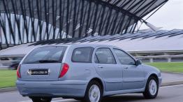 Lancia Lybra - prawy bok