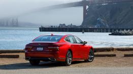 Samuraj w smokingu – nowy Lexus LS 500