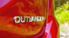 Mitsubishi Outlander - 100 razy "tak"?