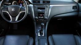 Suzuki Kizashi - próba katany