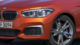 BMW M135i F21 Facelifting (2015) - lewy przedni reflektor - wyłączony